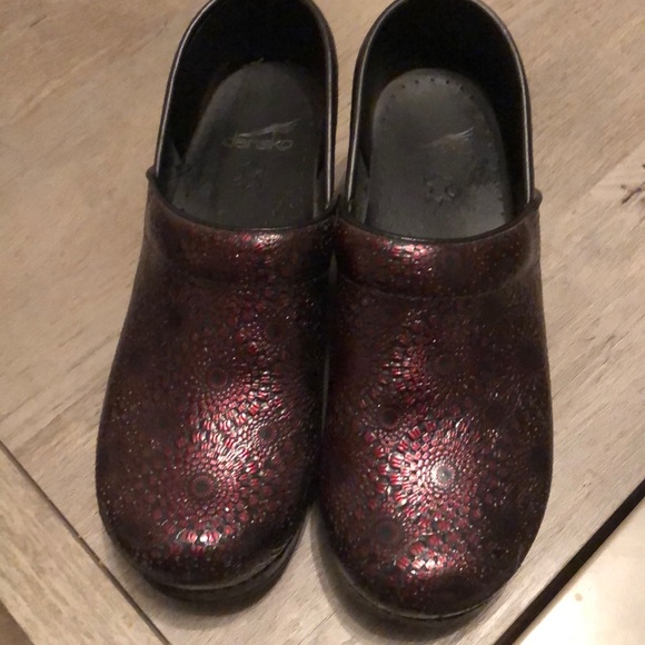 poshmark dansko clogs